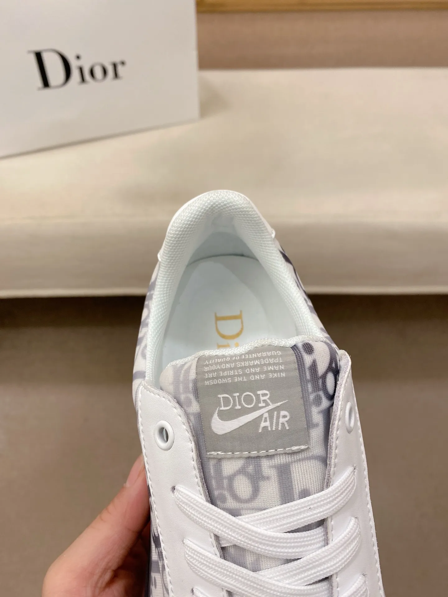 Men's shoes💰 462💰🇮🇹🇮🇹Dior d The new model is on sale at the same time at the counter. The upper 🇮🇹 is imported Italian first-layer cowhide, and the lining is fully imported sheepskin 💪💪. It is a complete 1⃣️ to 1⃣️ replica 🇮🇹💪💪, ⚠ Sole: The original sole is specially provided by the original factory. The exclusive movable molded sole is super comfortable. ⚠Original factory single goods, 🔍🔍high quality, you can enter and leave the counter at will, welcome to compare⚠. Code number:38-44